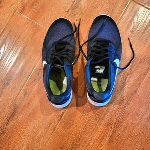 Nike Men running shoes